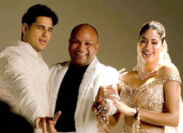 Janhvi Kapoor and Sidharth Malhotra serve bridal glam at Gaurav Gupta’s couture show ahead of Param Sundari release : Bollywood News – Bollywood Hungama