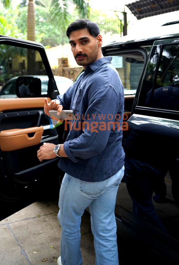 photos ahan shetty snapped at imtiaz alis office in versova 4