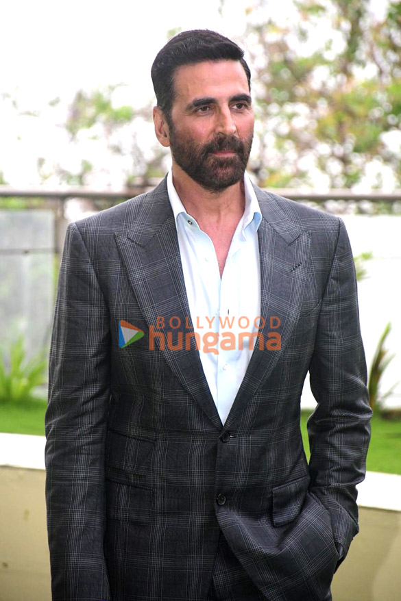 photos akshay kumar snapped attending a book launch 1