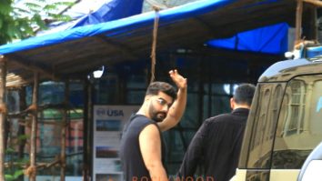 Photos: Arjun Kapoor snapped in Bandra