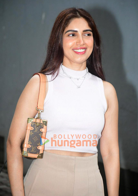 photos bhumi pednekar snapped at tips office in khar 2