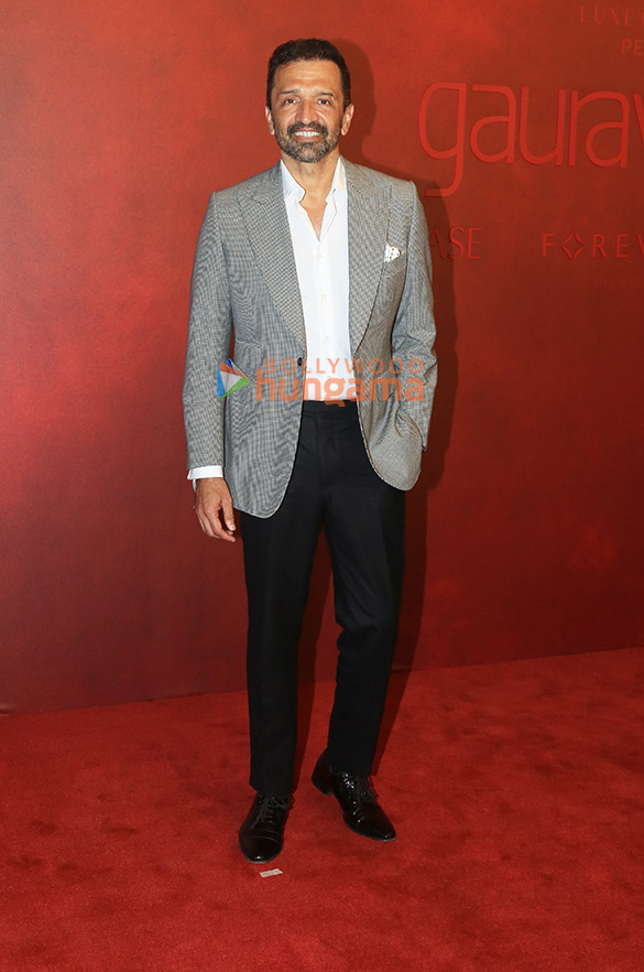 photos disha patani malaika arora khushi kapoor vijay verma kiran rao and others graced the red carpet for the first bridal col