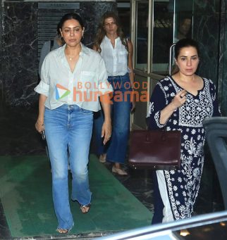 Photos: Gauri Khan, Neelam Kothari, Nandita Mahtani, Zoya Akhtar and others snapped at Vikram Phadnis’s house in Bandra
