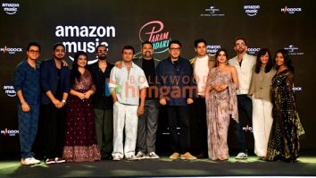 Photos: Janhvi Kapoor, Sidharth Malhotra, Sonu Nigam, Shreya Ghoshal and others grace the music launch of Param Sundari