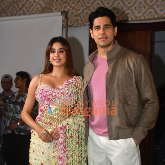 Photos: Janhvi Kapoor and Sidharth Malhotra snapped promoting Param Sundari on the sets of The Kapil Sharma Show