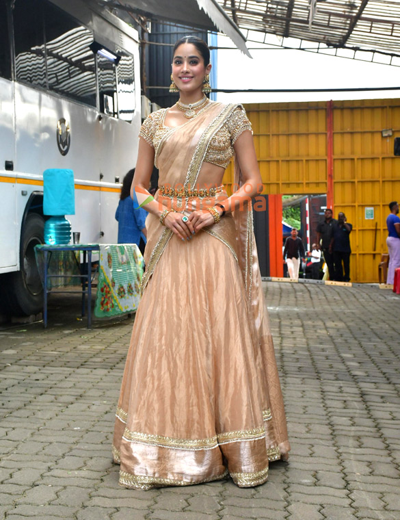 photos janhvi kapoor snapped promoting param sundari 1