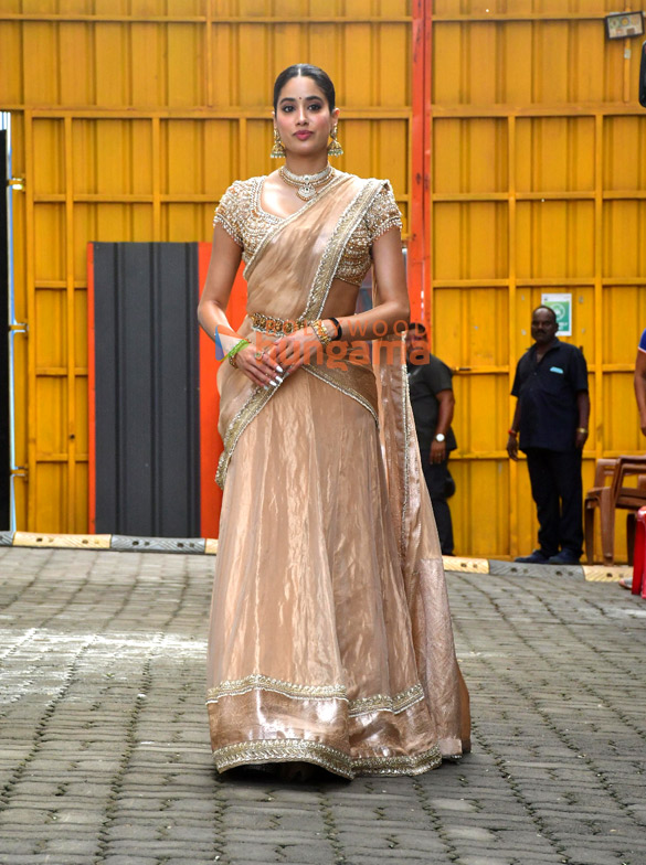 photos janhvi kapoor snapped promoting param sundari 5