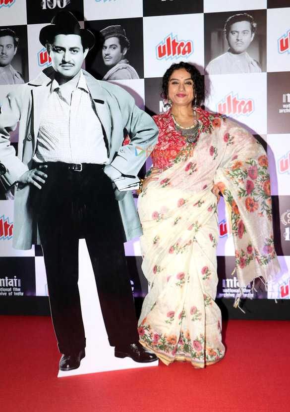 photos javed akhtar divya dutta rituparna sengupta and others attend the premiere of guru dutts pyaasa 4k restored version 2