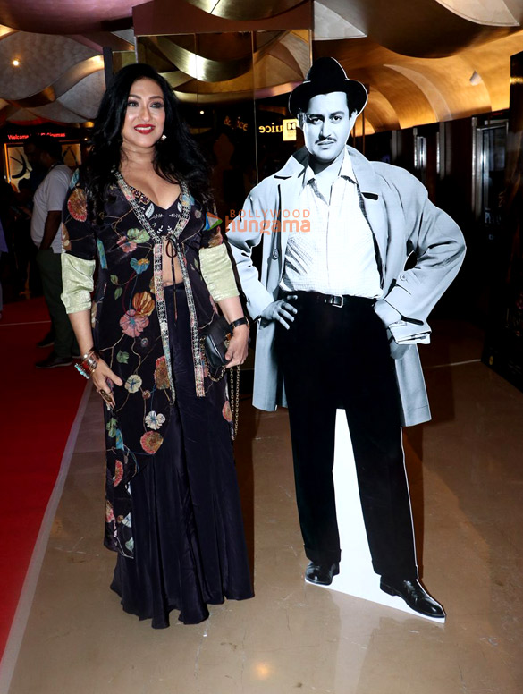 photos javed akhtar divya dutta rituparna sengupta and others attend the premiere of guru dutts pyaasa 4k restored version 9