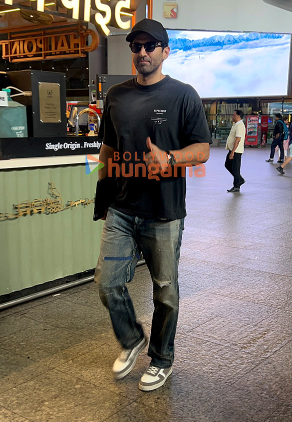 photos mouni roy aditya roy kapur sunny leone and others snapped at the airport 2
