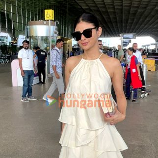 Photos: Mouni Roy, Chitrangda Singh and Karisma Kapoor snapped at the airport
