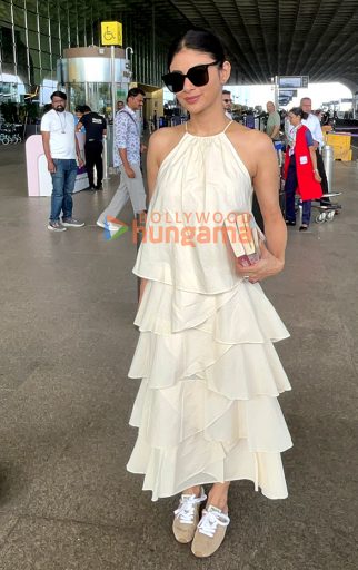 Photos: Mouni Roy, Chitrangda Singh and Karisma Kapoor snapped at the airport