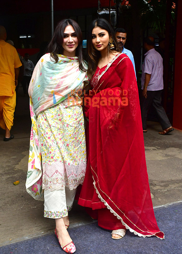 photos mouni roy and vanessa walia snapped at iskon temple in juhu 6