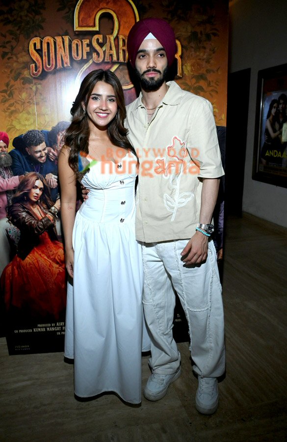 photos mrunal thakur deepak dobriyal and akanksha puri snapped at a special screening of son of sardaar 2 hosted by debutant roshni walia 18