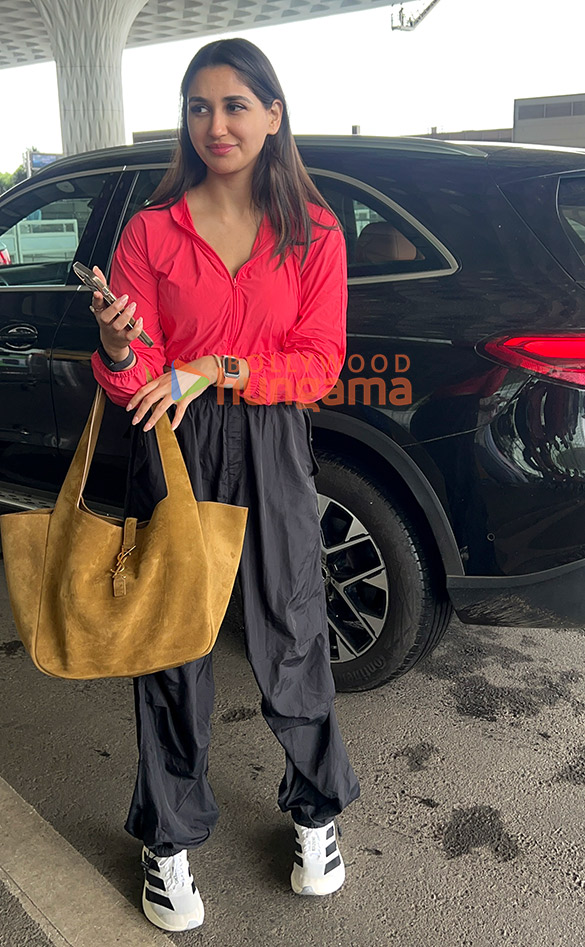 Photos: Nikita Dutta and Keerthy Suresh snapped at the airport Photos: Nikita Dutta and Keerthy Suresh snapped at the airport