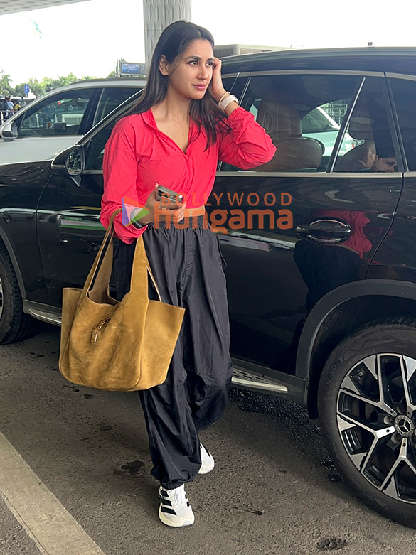 photos nikita dutta and keerthy suresh snapped at the airport 2