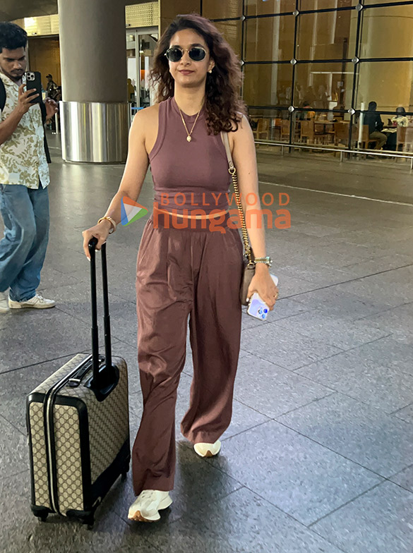 photos nikita dutta and keerthy suresh snapped at the airport 5