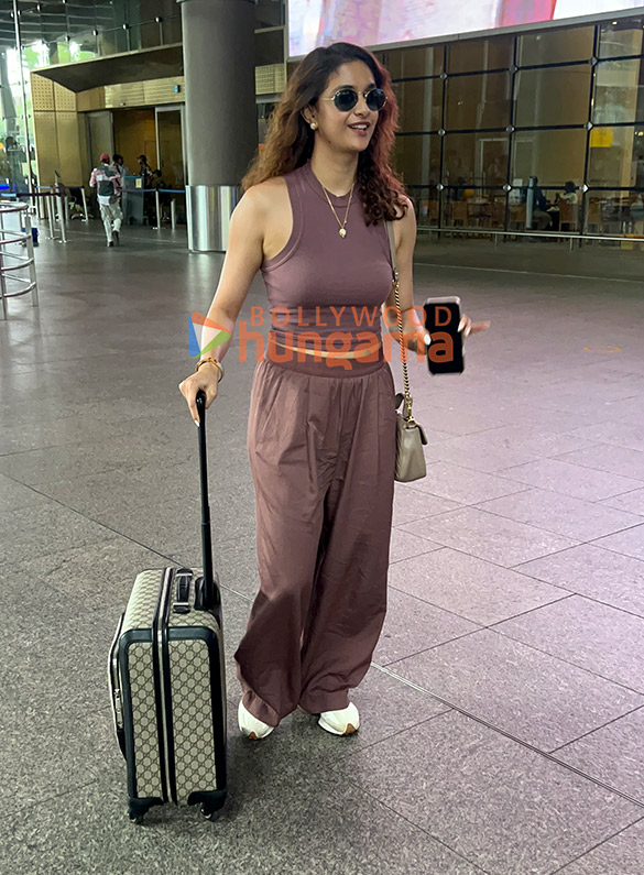 photos nikita dutta and keerthy suresh snapped at the airport 6
