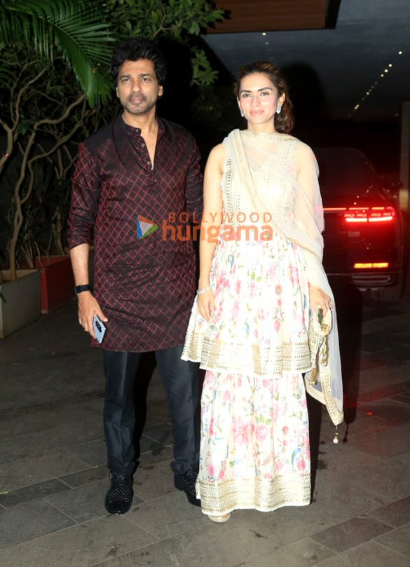 photos rakul preet singh jackky bhagnani bhushan kumar and others at bhagnani house for ganpati darshan in bandra 11
