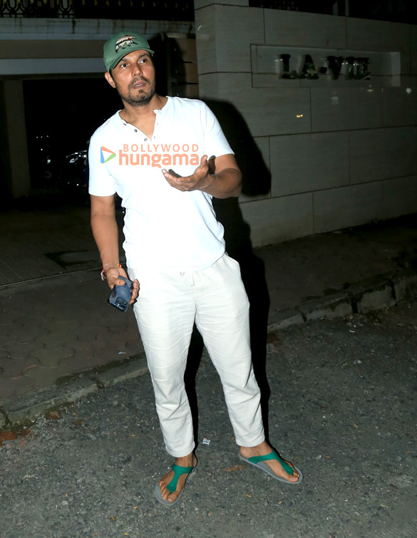 photos randeep hooda snapped in bandra 5