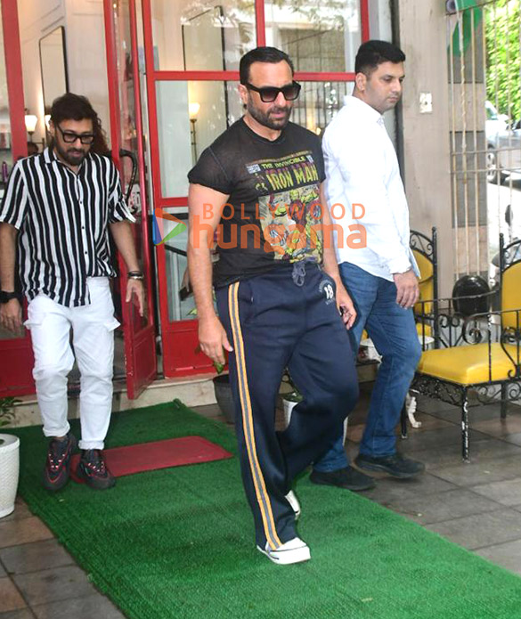 Photos: Saif Ali Khan snapped outside a salon in Khar Photos: Saif Ali Khan snapped outside a salon in Khar