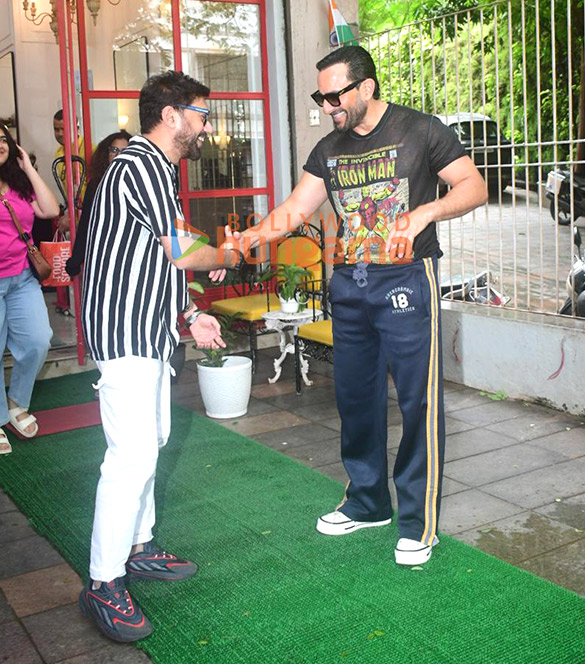 photos saif ali khan snapped outside a salon in khar 3