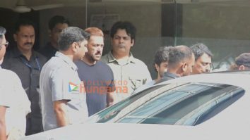 Photos: Salman Khan, Arbaaz Khan, Sshura Khan and others snapped at Alvira Khan Agnihotri’s house in Bandra for Raksha Bandhan