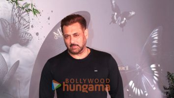 Photos: Salman Khan, Sohail Khan, Sonakshi Sinha and others attend Arpita Khan’s birthday and Arbaaz Khan’s pre-birthday celebration at Mercii in Santacruz