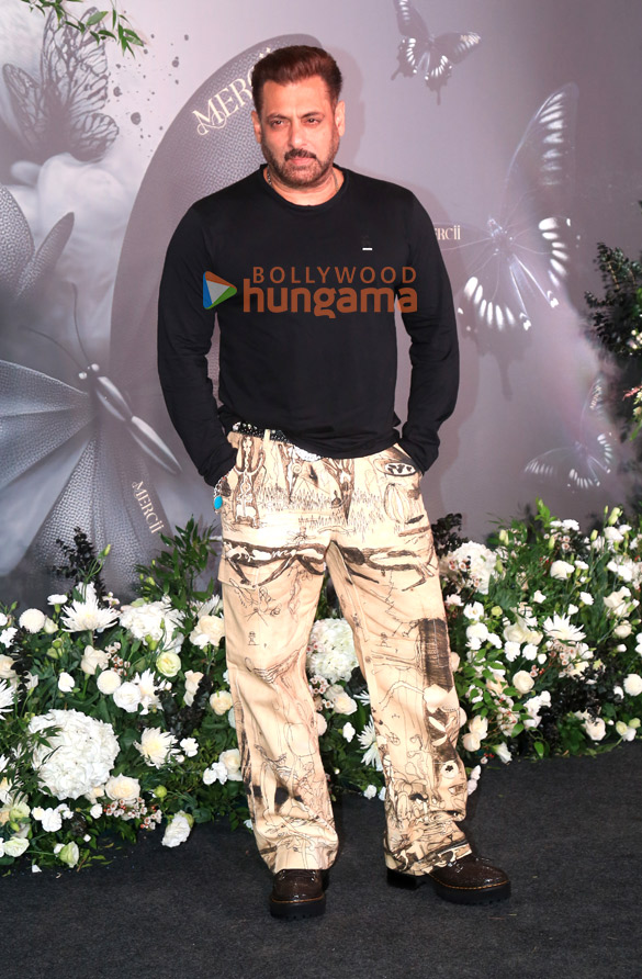 photos salman khan sohail khan sonakshi sinha and others attend arpita khan birthday and arbaaz khans pre birthday celebration at mercii in santacruz 33