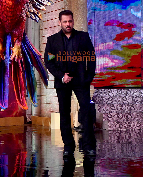 photos salman khan snapped on the sets of bigg boss 19 4