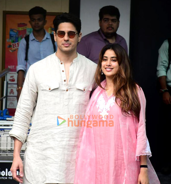 Photos: Sidharth Malhotra, Janhvi Kapoor snapped at Kalina airport as they head to Tirupathi to seek blessings ahead of Param Sundari release Photos: Sidharth Malhotra, Janhvi Kapoor snapped at Kalina airport as they head to Tirupathi to seek blessings ahead of Param Sundari release