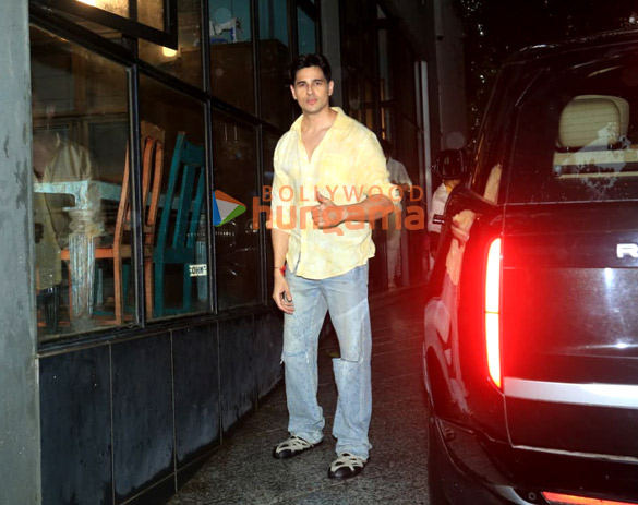 photos sidharth malhotra snapped promoting param sundari at maddock films office 1