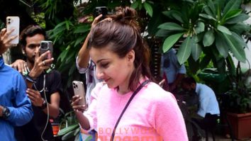 Photos: Soha Ali Khan and Kunal Kemmu spotted outside a restaurant in Bandra with their daughter Inaya