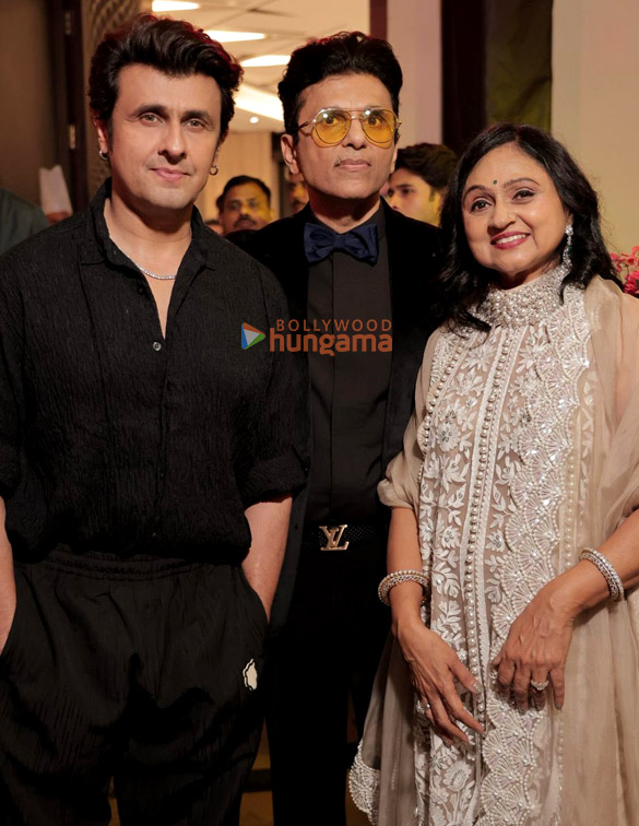 photos tiger shroff sara ali khan rakesh roshan jeetendra and others at anand pandits bash for the success of lotus developers reality limited 8