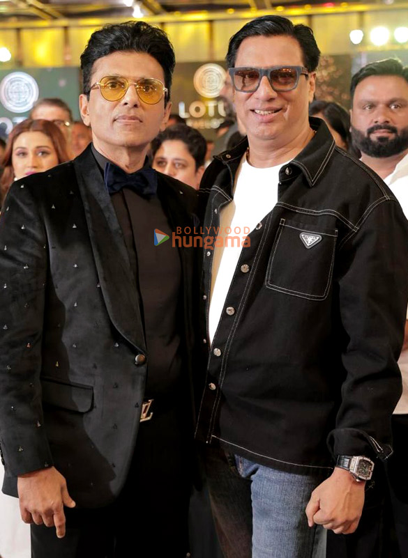 photos tiger shroff sara ali khan rakesh roshan jeetendra and others at anand pandits bash for the success of lotus developers reality limited 9
