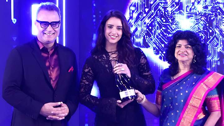 Triptii Dimri bags Brand Ambassador of the year at IAA leadership Awards Triptii Dimri bags Brand Ambassador of the year at IAA leadership Awards