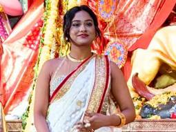 Gargi Kundu looks divine in white saree at Durga Puja