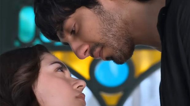 Gen Z fans name a star Saiyaara; Aneet Padda and Ahaan Panday REACT!
