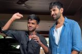 Kartik Aaryan’s most precious fan moment