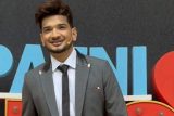 Munawar Faruqui’s outfit is giving London vibes