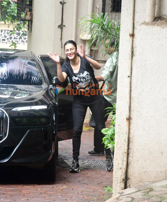 Photo: Shruti Haasan snapped in Bandra