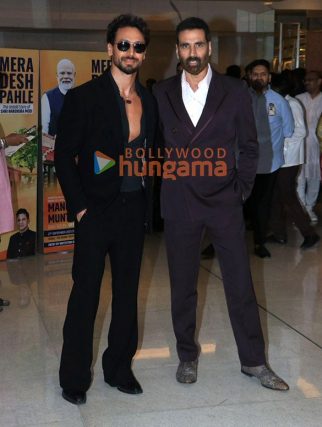 Photos: Akshay Kumar, Tiger Shroff, Arjun Kapoor and others grace the screening of the grand musical saga Mera Desh Pahle
