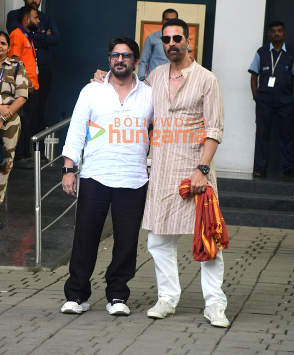 Photos: Akshay Kumar and Arshad Warsi snapped at Kalina airport Photos: Akshay Kumar and Arshad Warsi snapped at Kalina airport