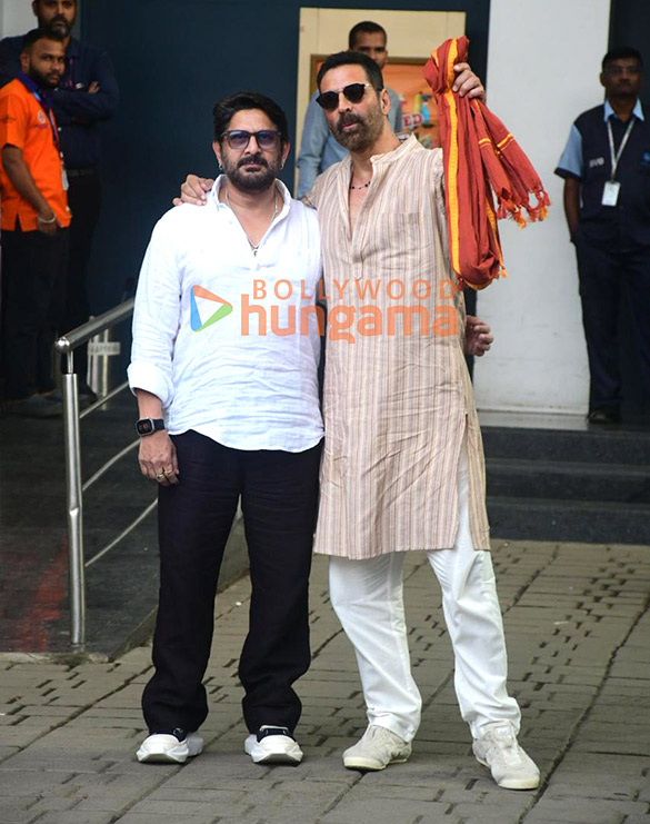 photos akshay kumar and arshad warsi snapped at kalina airport 3