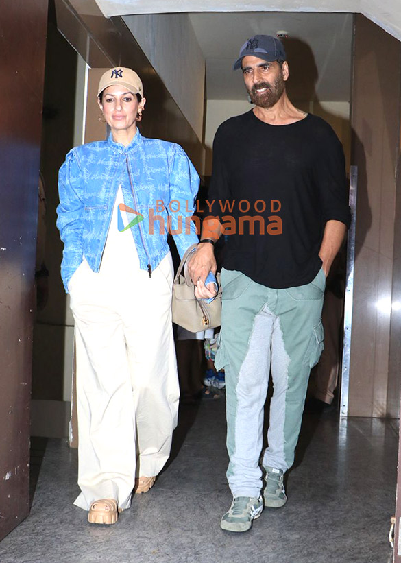 Photos: Akshay Kumar and Twinkle Khanna snapped at Juhu PVR Photos: Akshay Kumar and Twinkle Khanna snapped at Juhu PVR