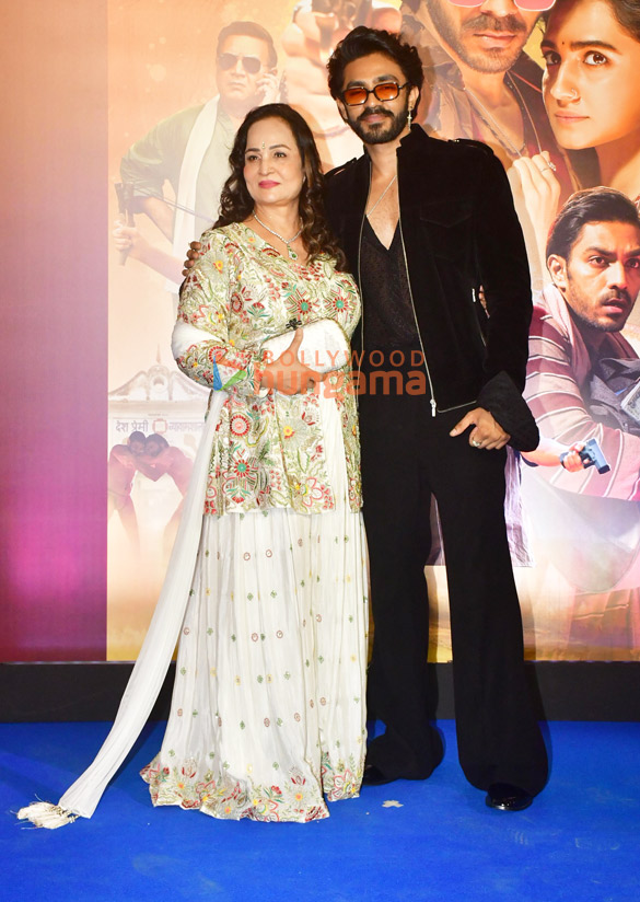 photos alaya f pankaj tripathi radhikka madan and others grace the premiere of nishaanchi 1