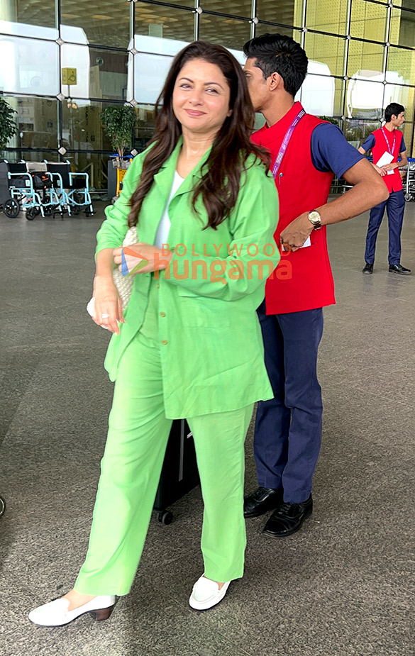 photos ali fazal richa chadha bhagyashree and orhan awatramani snapped at the airport 2