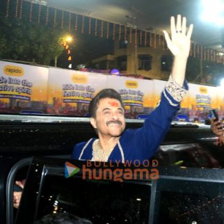 Photos: Anil Kapoor and Sunita Kapoor snapped at Lalbaugcha Raja