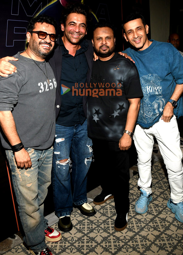 Photos : Anu Malik, Sunil Grover, Rajat Bedi and Other grace lyricist Kumaar’s birthday bash Photos : Anu Malik, Sunil Grover, Rajat Bedi and Other grace lyricist Kumaar’s birthday bash