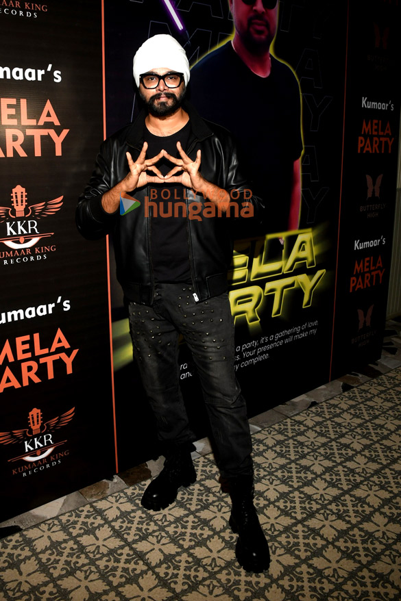 photos anu malik sunil grover rajat bedi and others grace lyricist kumaars birthday bash 35